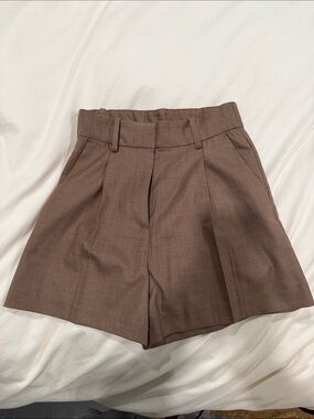 NWT H&M High-Waist Pleated Women’s Shorts